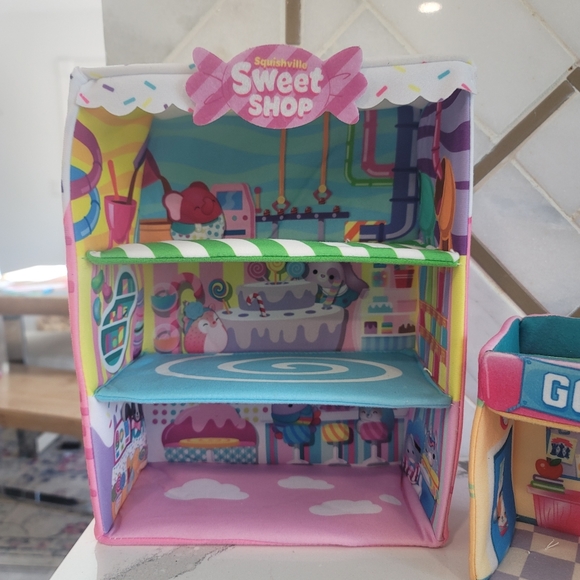 Squishville by Original Squishmallows Sweet Shop and Deluxe Academy Playset - Picture 2 of 11